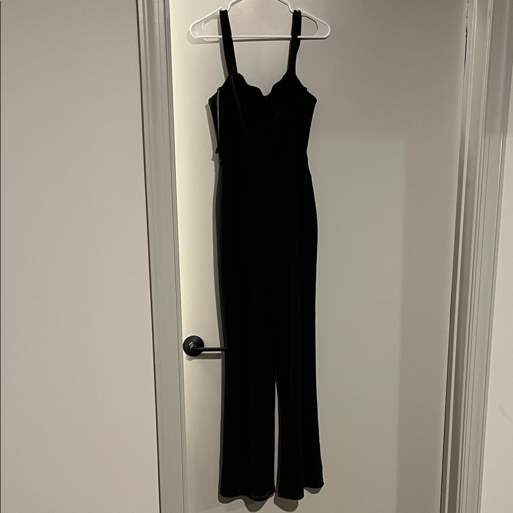 Chic Black Sleeveless Jumpsuit